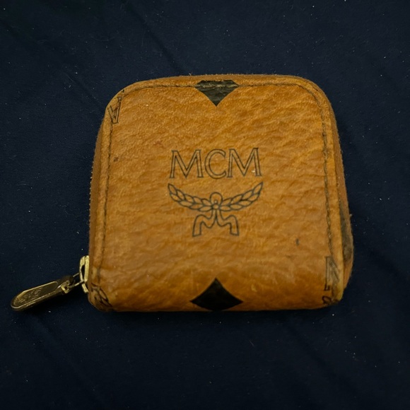 MCM vintage small coin purse. - Picture 3 of 9